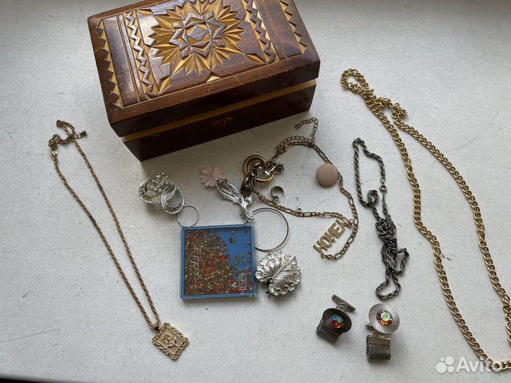 Ретро шкатулка с украшениями