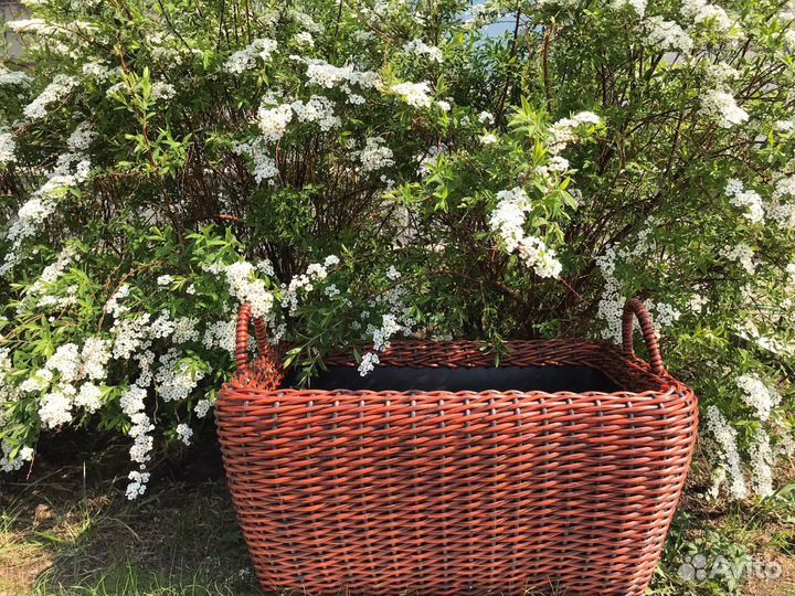 Дровница, кашпо