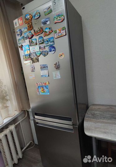 Холодильник Whirlpool бу