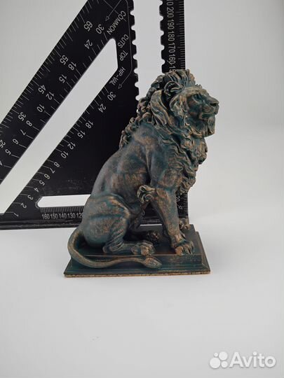 Статуэтка Лев старинный