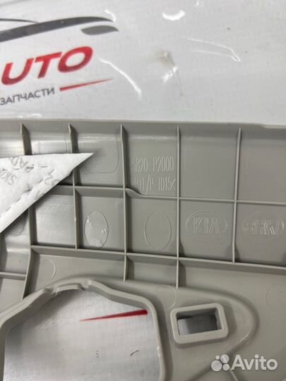 Накладка стойки лобового стекла правая Kia Sorento