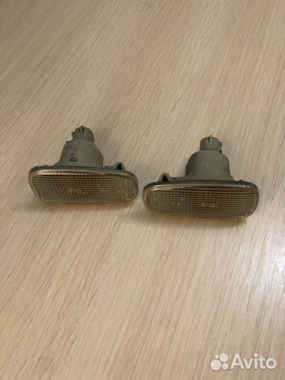 Поворотник на toyota L200