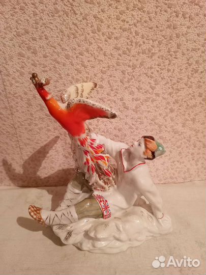 Статуэтка Иванушка и Жар-птица. лфз
