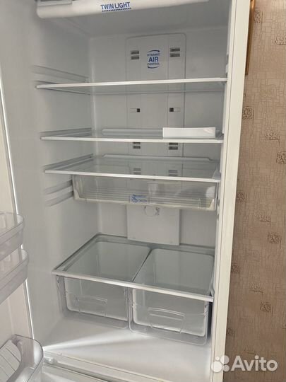 Холодильник indesit