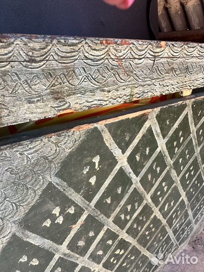 Сундук старинный