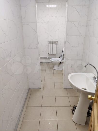 Помещения свободного назначения, 300 м²