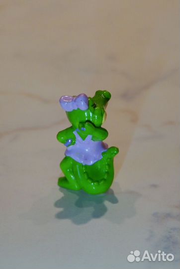 Игрушки из киндера, динозавры, крокодилы, слоны