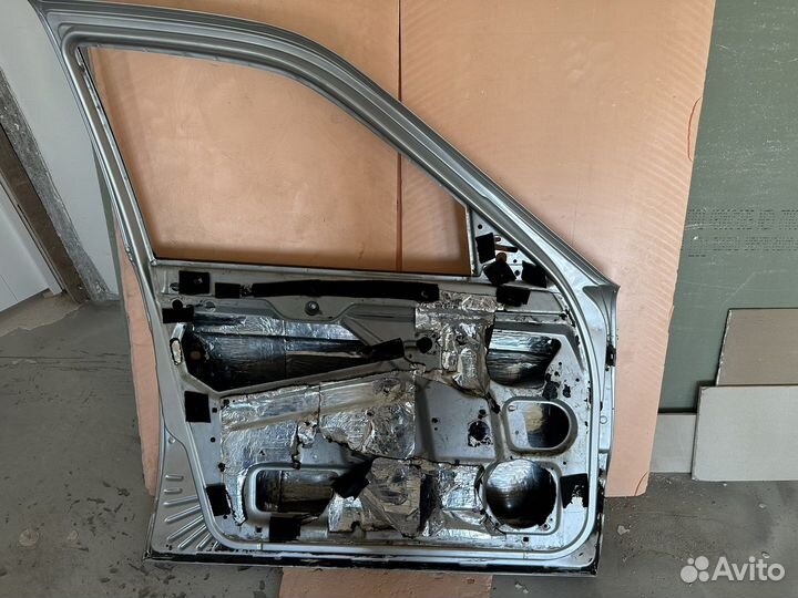 Дверь левая передняя priora