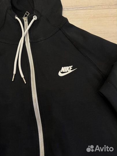 Толстовка мужская Nike с капюшоном на молнии