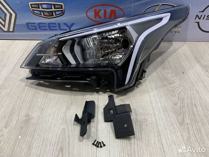 Фара Kia RIO 4 Лев