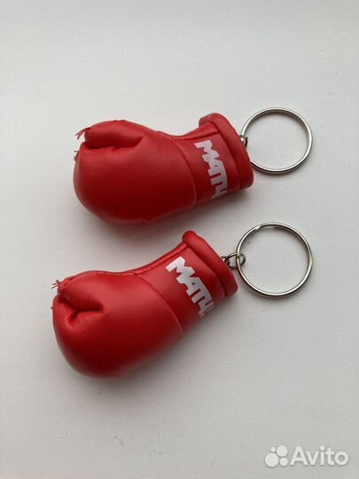 Брелок Матч тв боксерская перчатка