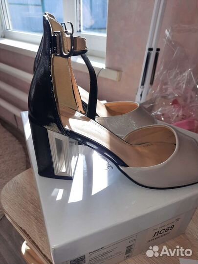 Босоножки 39