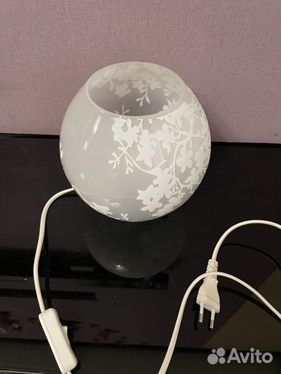 Продается настольная лампа