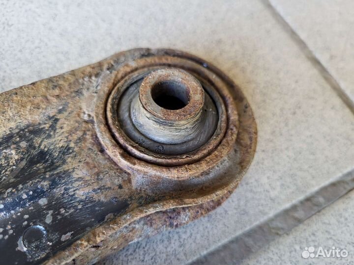 Передний рычаг Опель омега Б