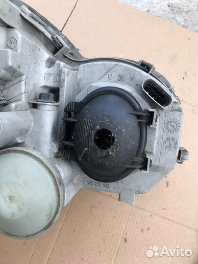 Фара передняя левая Mercedes W203 (2968)