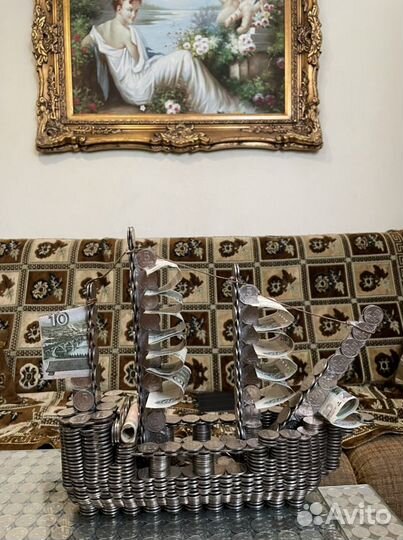 Корабль из монет