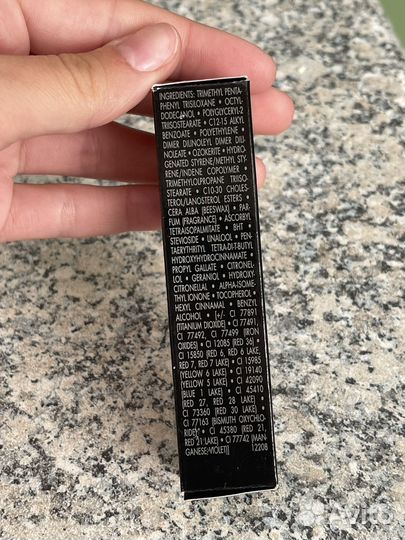 Guerlain помада La petite robe noire