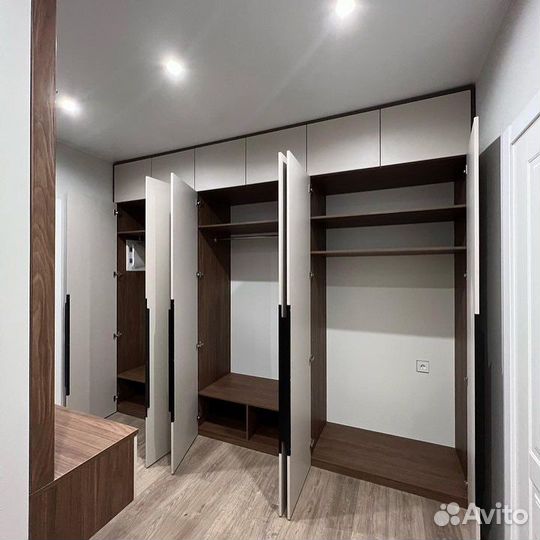 Распашной шкаф на заказ