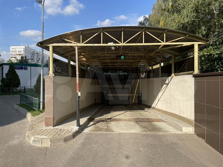 Машиноместо, 20 м²