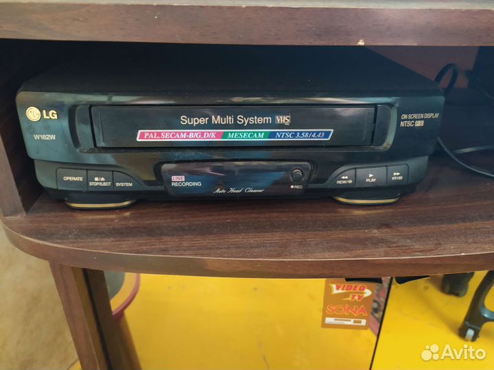 Видеомагнитофон DVD и CD