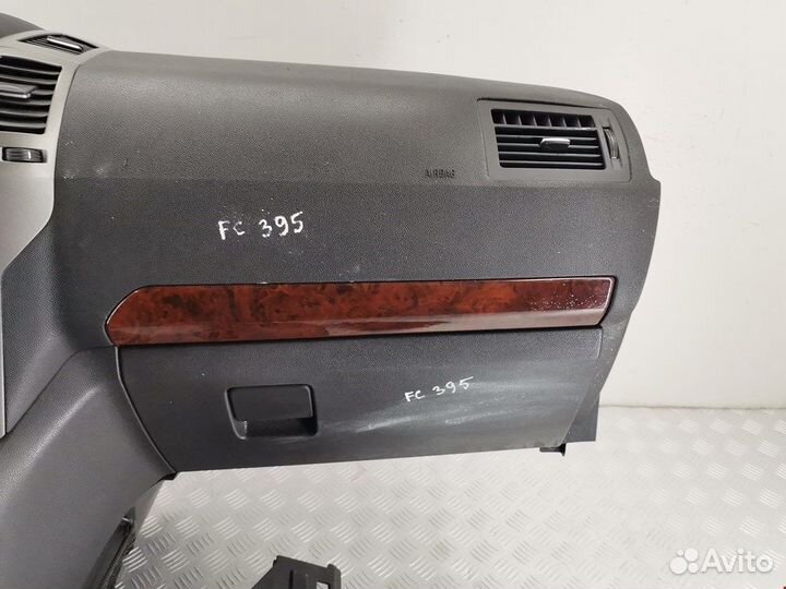 Торпедо (панель передняя) для Opel Zafira B