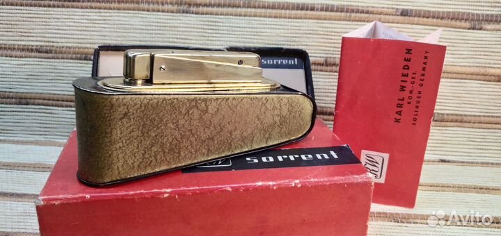 Винтажная бензиновая зажигалка