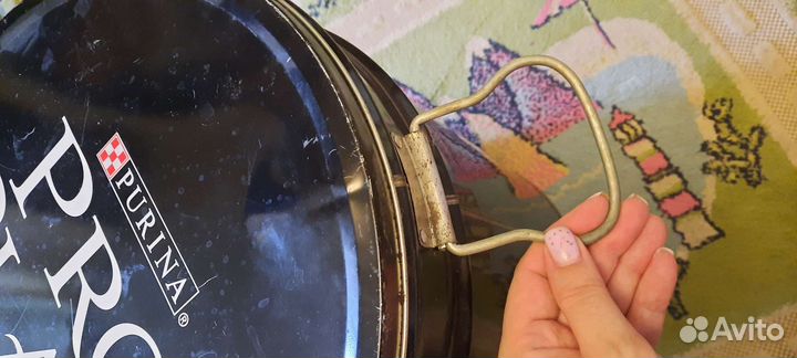 Бак от (для) собачьего корма