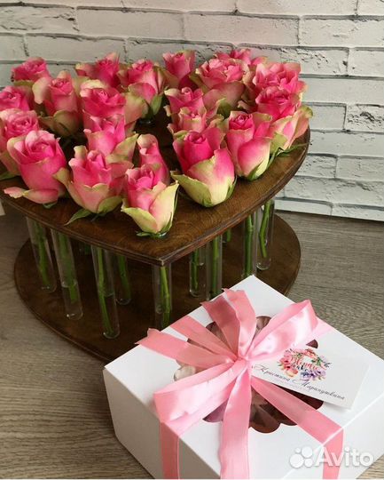 Деревянные боксы (вазы) с пробирками для роз