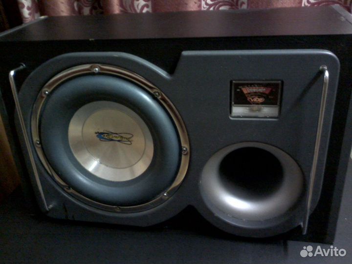 Сабвуфер Lanzar Viberant (США, Калифорния)