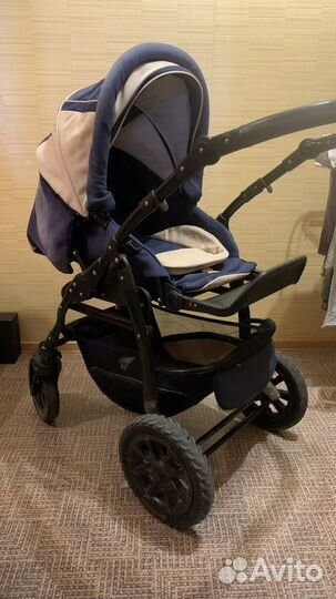 Коляска + много детской одежды читайте описание