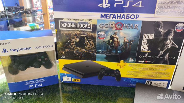 Sony PS4 Slim 1TB(2208) 2 Геймпада Три Диска