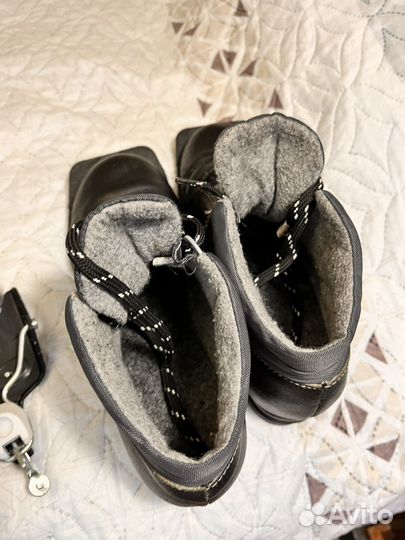 Лыжные ботинки