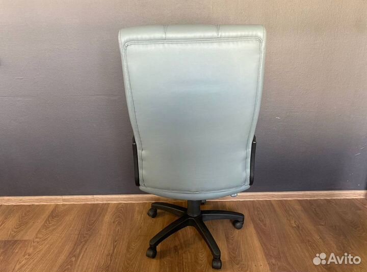 Компьютерное кресло