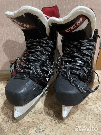 Хоккейные коньки CCM jetspeed FT475