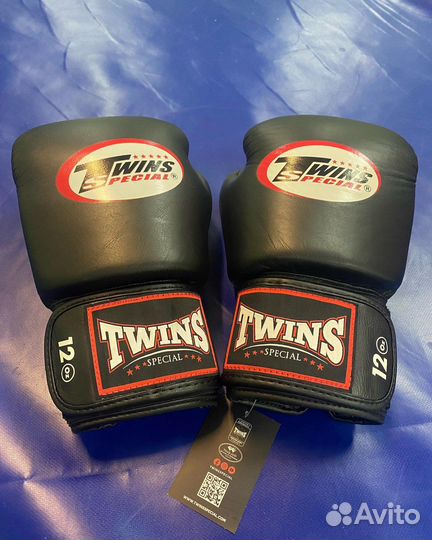 Боксерские перчатки twins 12 Oz