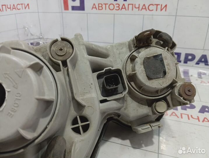 Фара правая Hyundai Sonata (EF) 92102-3D050