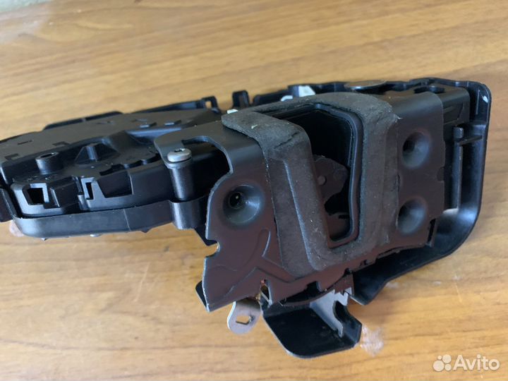 Замок передней правой двери LR discovery 3 4 RRS