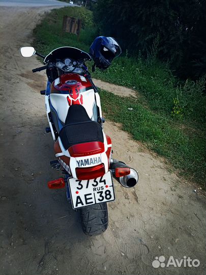 Yamaha FZR1000