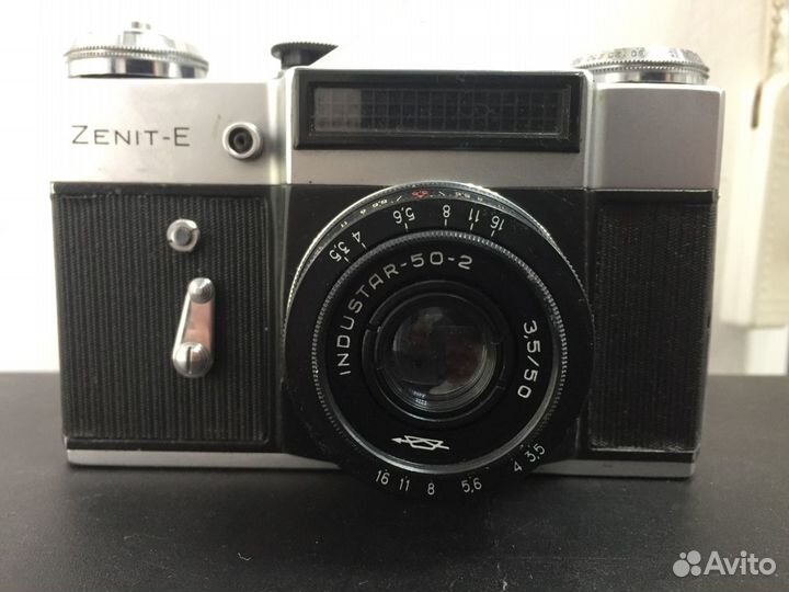 Зенит. Пленочный зеркальный фотоаппарат
