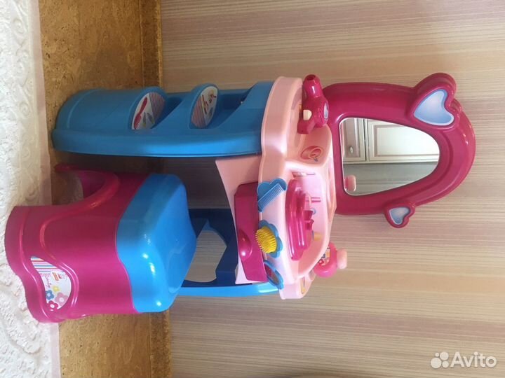 Детский туалетный столик