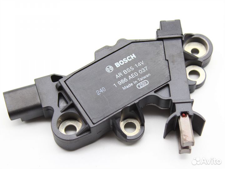 Реле регулятор генератора Bosch citroen
