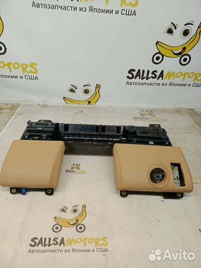 Накладка на торпедо передняя левая Porsche Cayenne