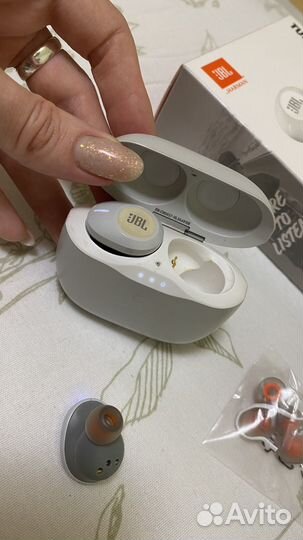 Беспроводные наушники jbl