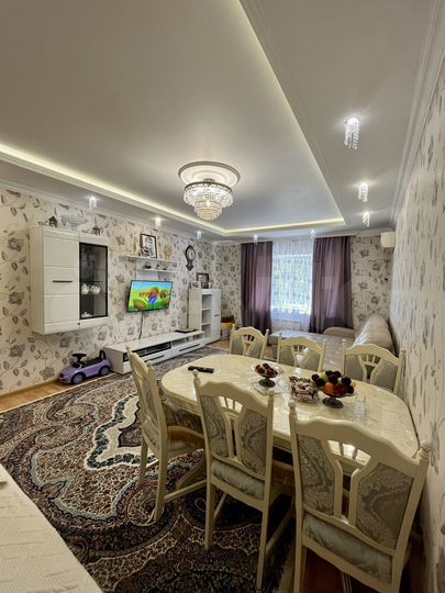 3-к. квартира, 112 м², 3/10 эт.