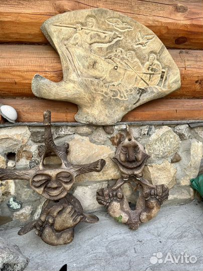 Из кости кита