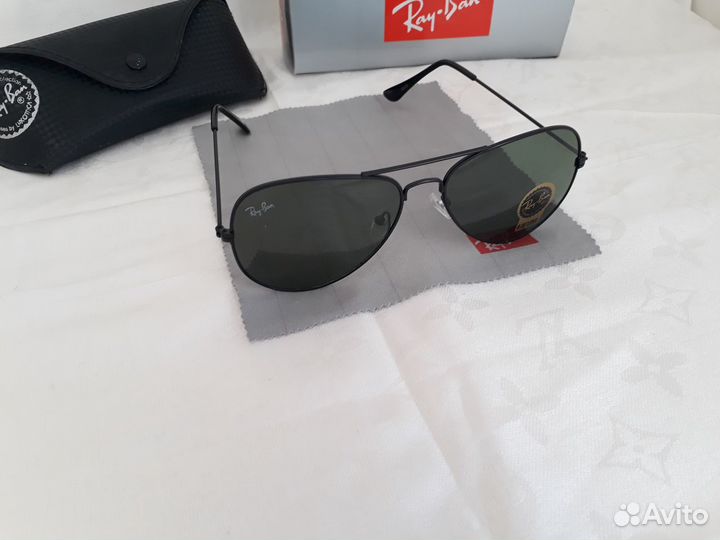 Солнцезащитные очки Aviator