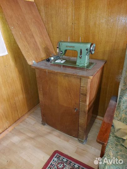 Швейная машинка altenburg