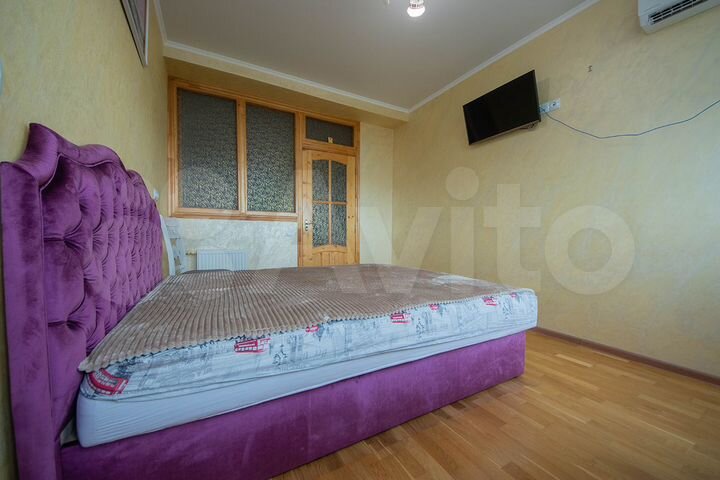 2-к. квартира, 63 м², 8/10 эт.