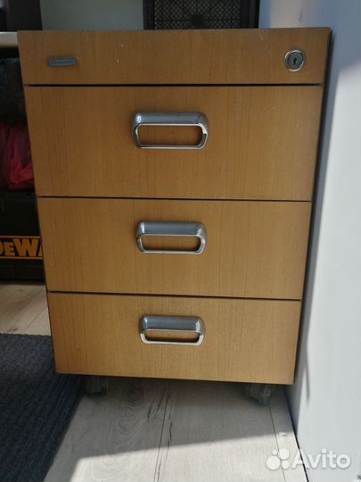 Тумба выкатная