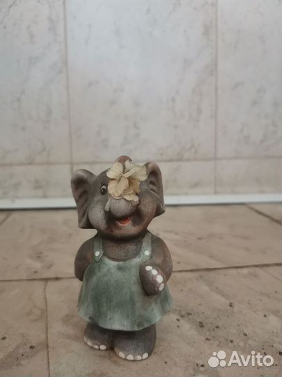 Статуэтка фарфор